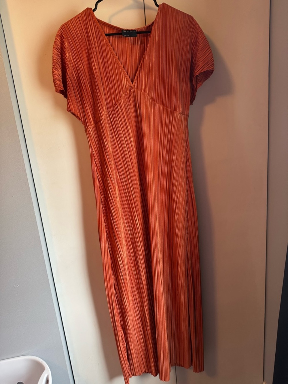 Beautiful ASOS Designs V-Neck Maxi Dress in Burnt Orange